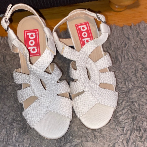 ✨WHITE WEDGES✨ - Picture 2 of 4